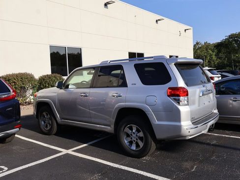 Used 2013 Toyota 4Runner SR5 AWD/4WD image 4