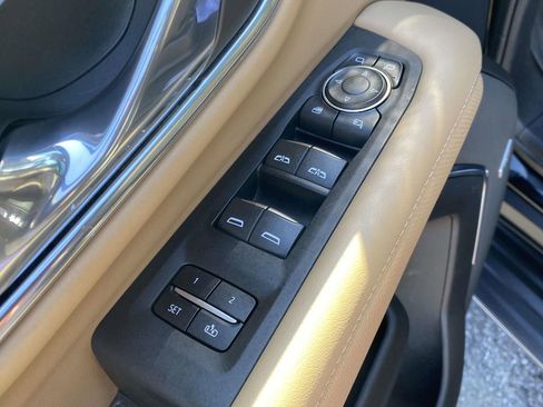 Used 2023 Chevrolet Tahoe Premier RWD image 18