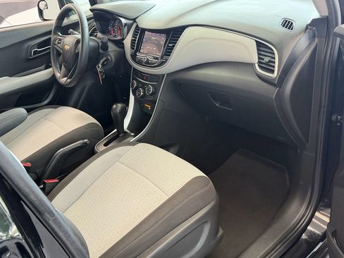 Used 2022 Chevrolet Trax LS w/ Tint and Cruise Package FWD image 16