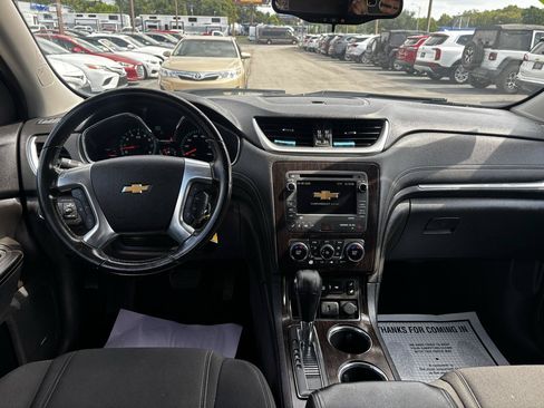 Used 2017 Chevrolet Traverse LT w/ Traveler's Package AWD/4WD image 22