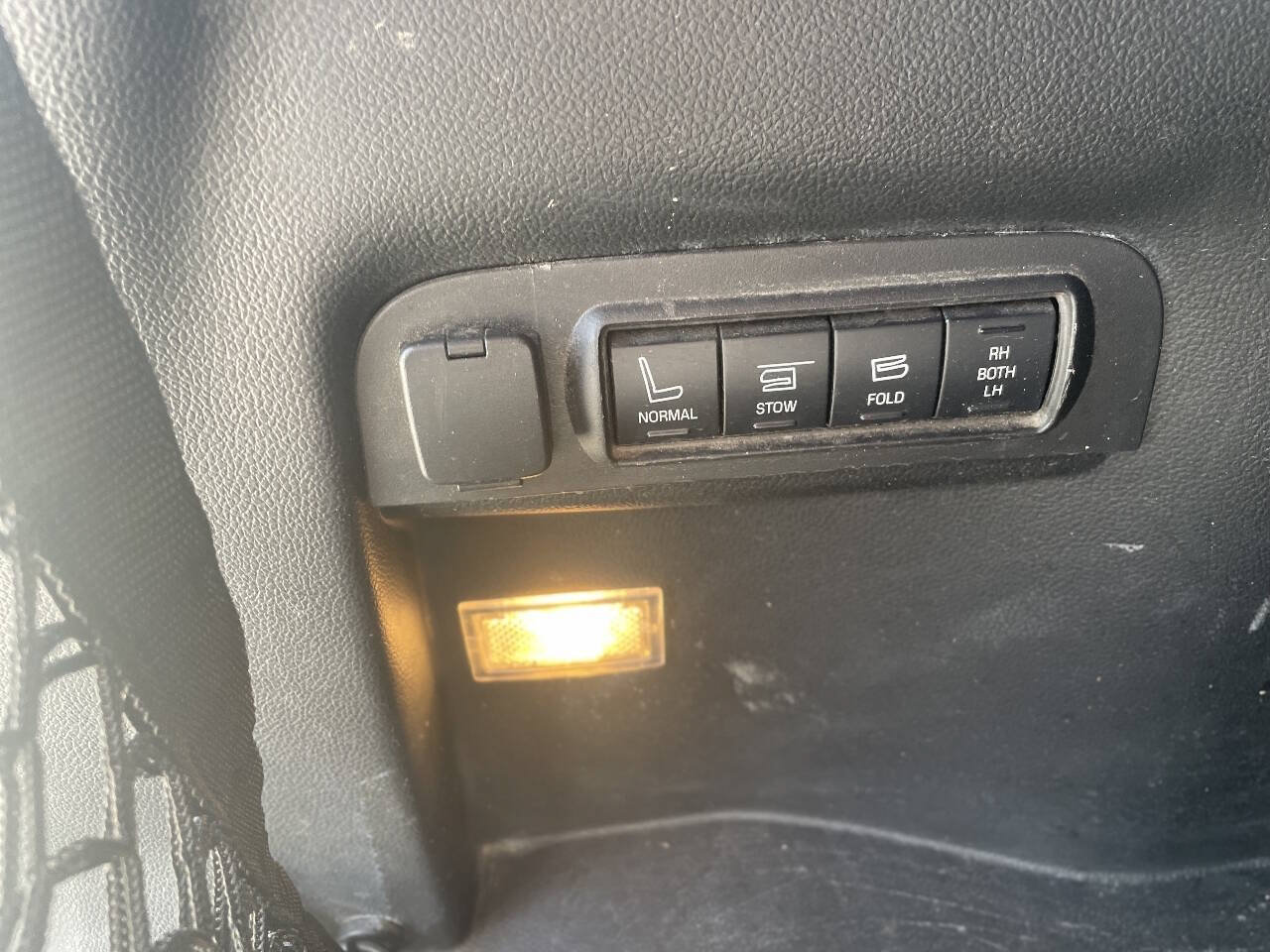 Used 2016 Ford Explorer Sport AWD/4WD image 34