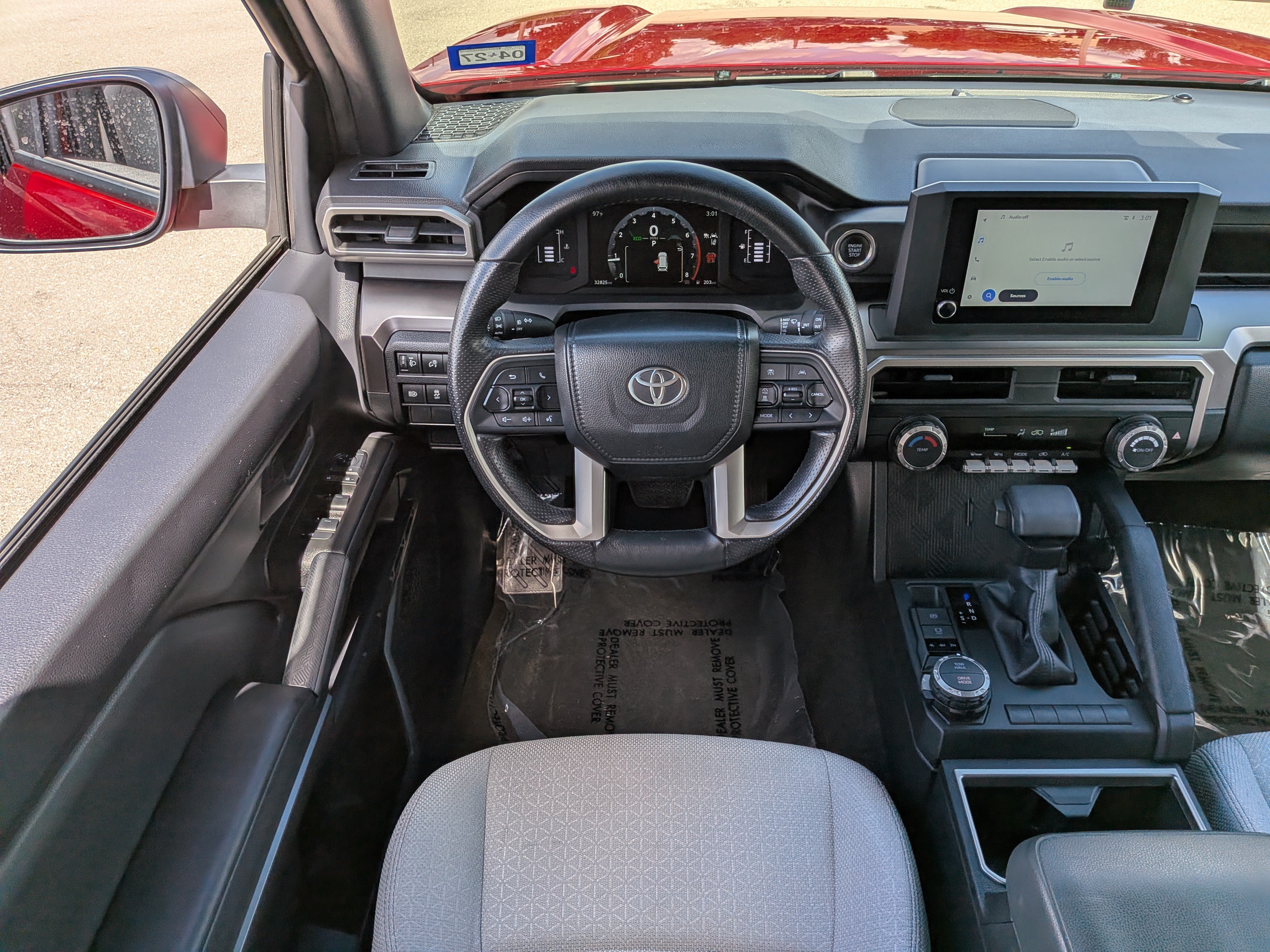 Used 2025 Toyota 4Runner SR5 AWD/4WD image 17