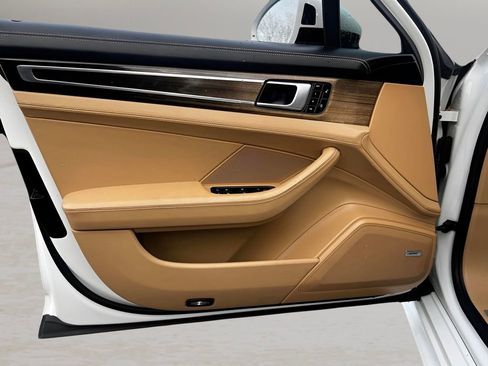 Used 2018 Porsche Panamera image 29