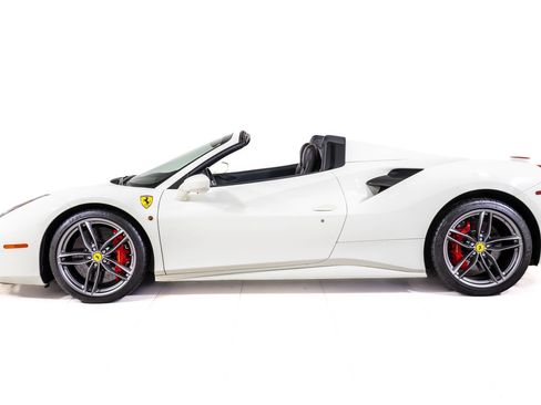 Used 2017 Ferrari 488 Spider RWD image 2