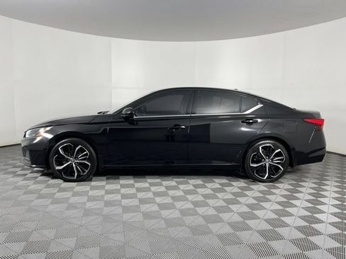 Used 2023 Nissan Altima 2.5 SR FWD image 7