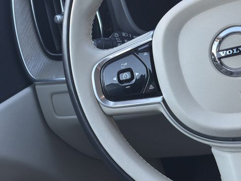 Certified 2023 Volvo XC60 B5 Plus w/ Climate Package image 19