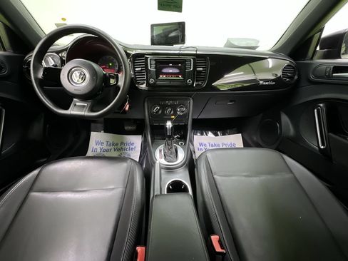 Used 2017 Volkswagen Beetle 1.8T Classic FWD image 17