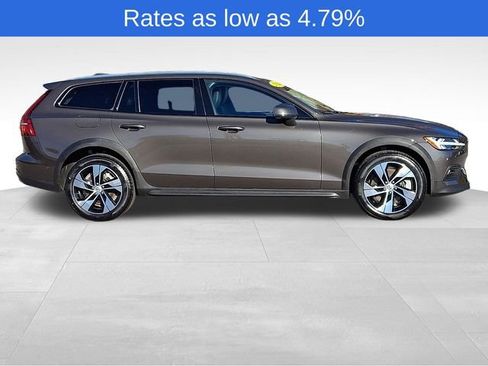 Certified 2024 Volvo V60 B5 Cross Country Plus image 7