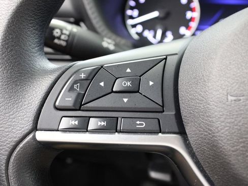 Used 2025 Nissan Sentra SV FWD image 24