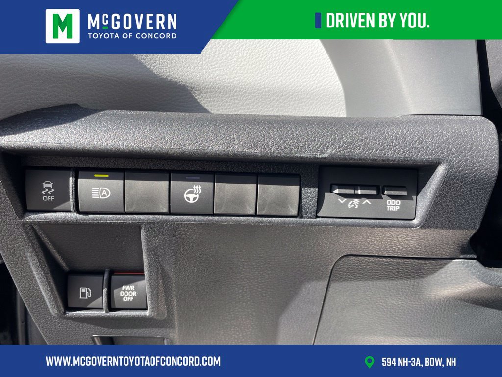Used 2026 Toyota Sienna XLE FWD image 29