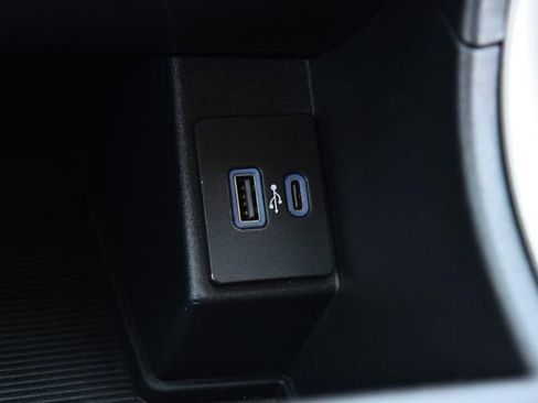 Used 2022 Ford Edge SEL AWD/4WD image 16