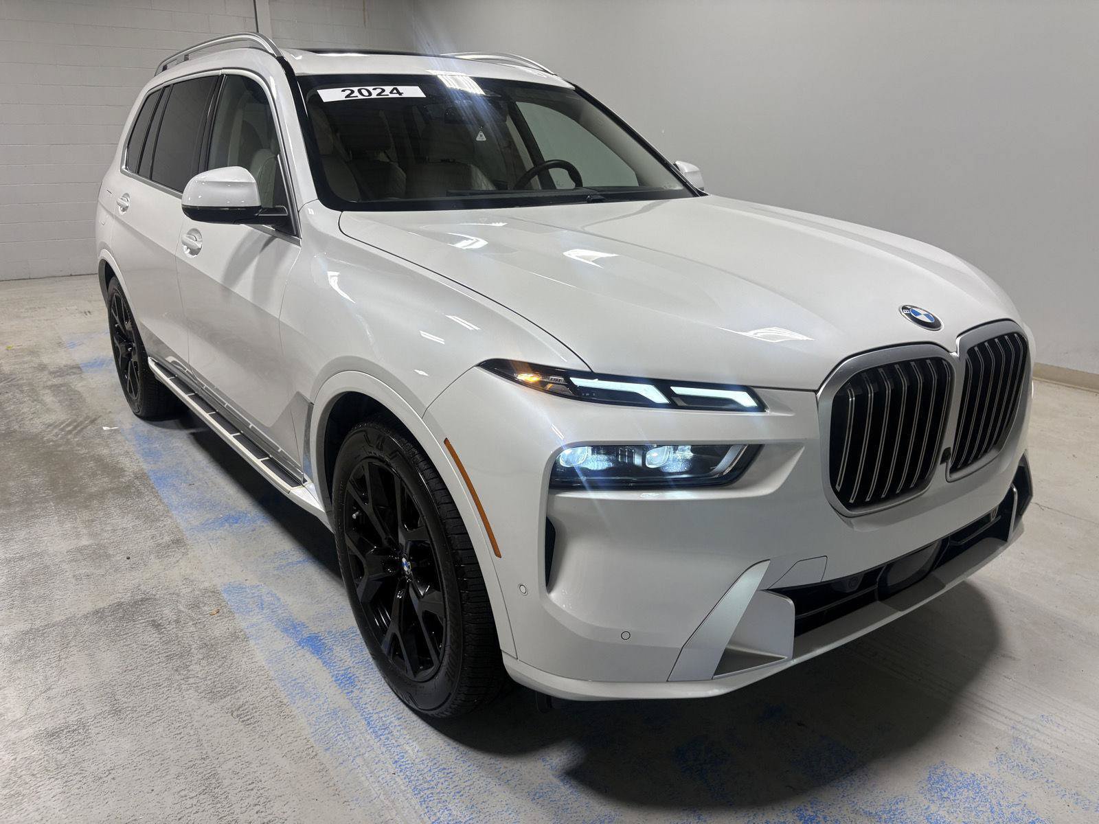 Used 2024 BMW X7 xDrive40i w/ Executive Package AWD/4WD image 16
