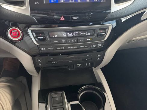 Used 2017 Honda Pilot Elite image 18