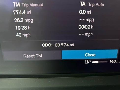 Used 2023 Volvo XC40 B5 Plus w/ Protection Package Premier image 7