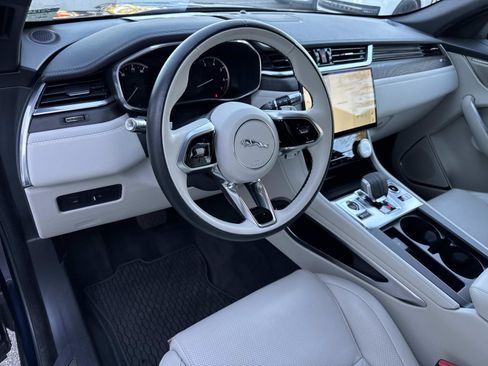 Used 2022 Jaguar F-PACE S image 23