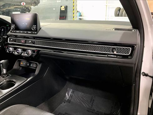 Used 2025 Honda Civic Sport image 19