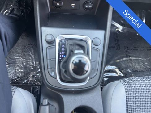 Used 2022 Hyundai Kona SE image 23