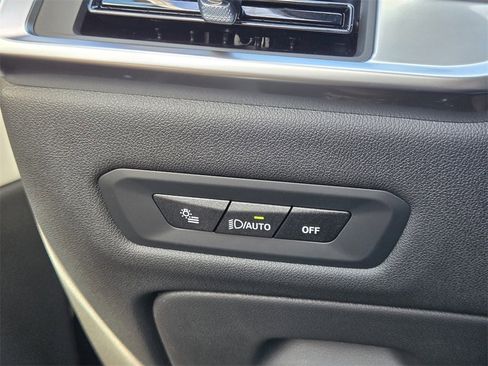 New 2026 BMW X5 xDrive50e w/ Premium Package image 24