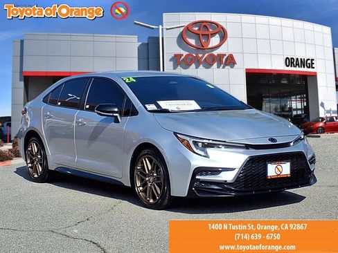 Certified 2024 Toyota Corolla SE image 1