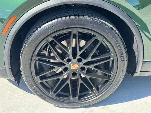 New 2026 Porsche Macan Electric RWD image 8