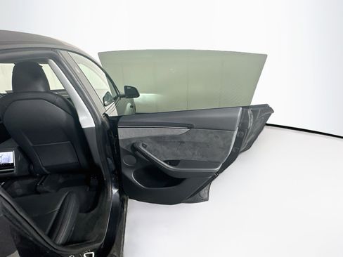 Used 2026 Tesla Model Y 2WD image 29