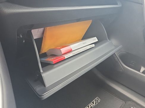 Used 2025 Toyota RAV4 LE image 31