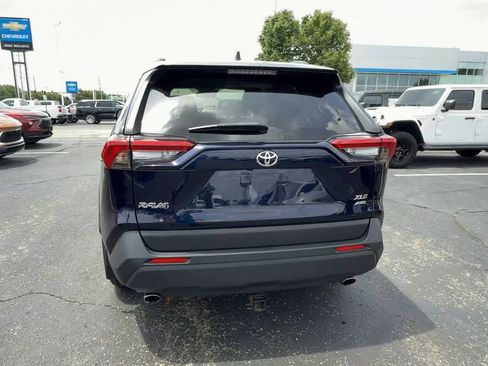 Used 2022 Toyota RAV4 XLE AWD/4WD image 7
