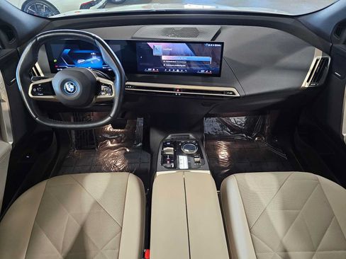 Used 2024 BMW iX xDrive50 w/ Premium Package AWD/4WD image 9
