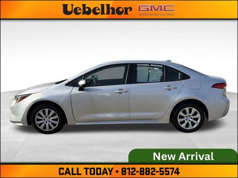 Used 2025 Toyota Corolla LE FWD image 14
