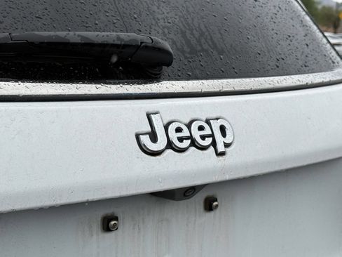 Used 2025 Jeep Compass Limited AWD/4WD image 11