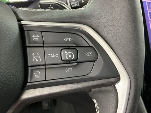 Used 2022 Jeep Grand Cherokee Limited 4xe w/ Luxury Tech Group II image 10