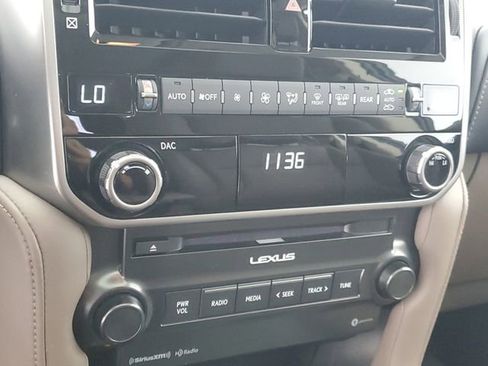 Used 2023 Lexus GX 460 Premium w/ Premium Package image 29