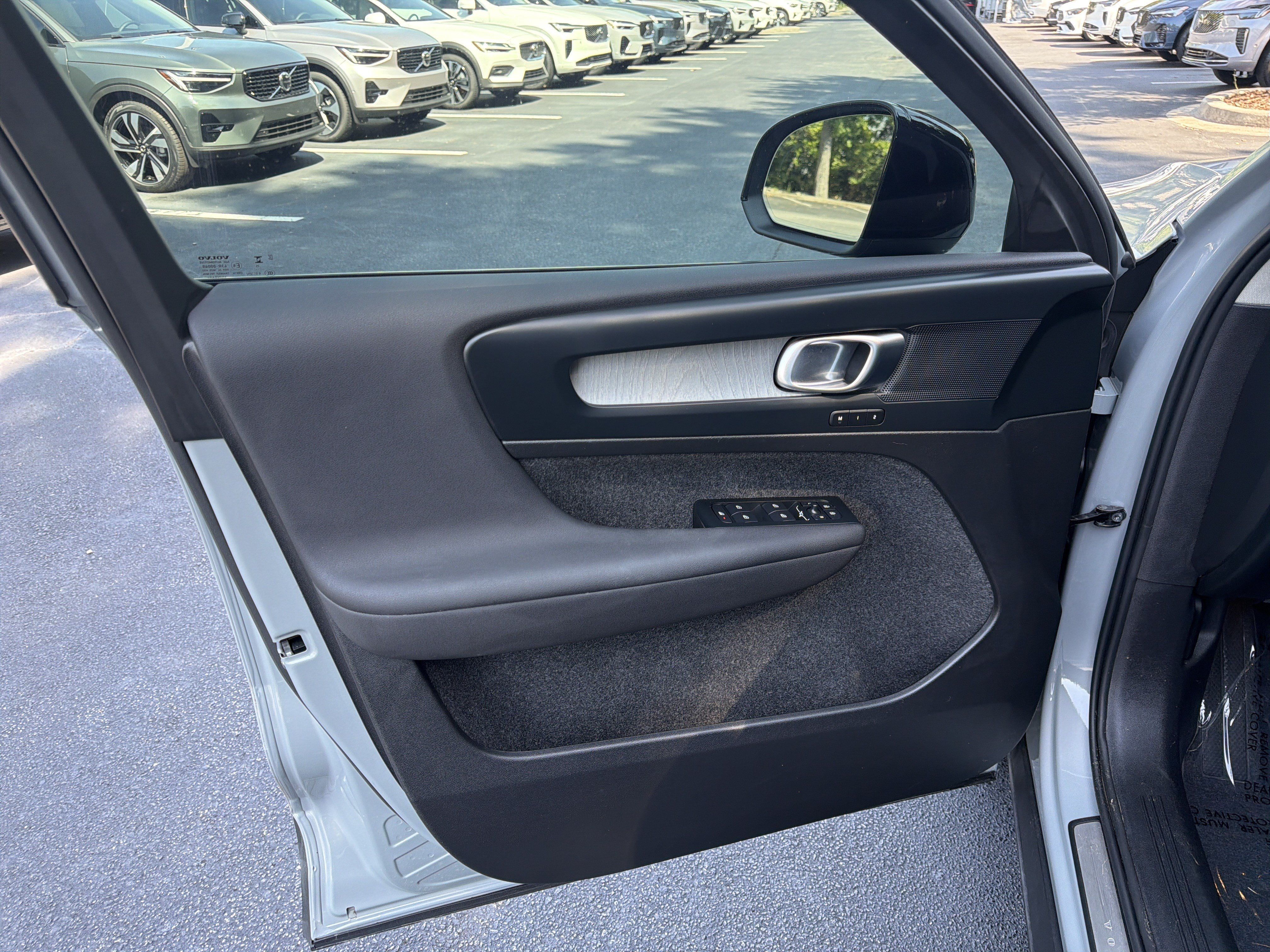 Certified 2026 Volvo XC40 B4 Core FWD image 14