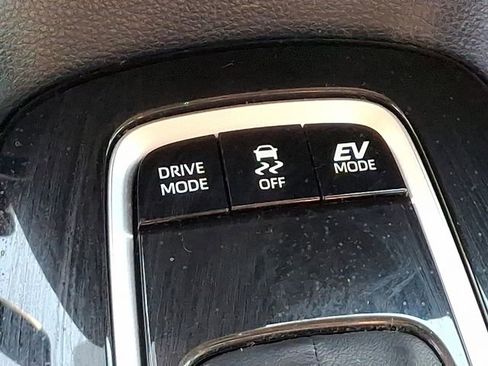 Used 2024 Toyota Corolla LE image 27