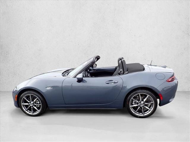 Used 2021 MAZDA MX-5 Miata Grand Touring RWD image 2