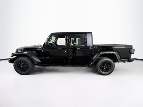 Used 2023 Jeep Gladiator Sport AWD/4WD image 8
