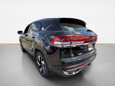 Used 2025 Volkswagen Atlas Cross Sport SE AWD/4WD image 4