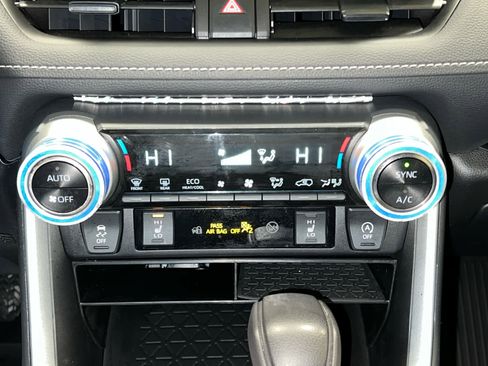 Used 2023 Toyota RAV4 XLE w/ Convenience Package image 29