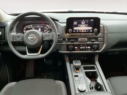 Used 2025 Nissan Pathfinder S image 10