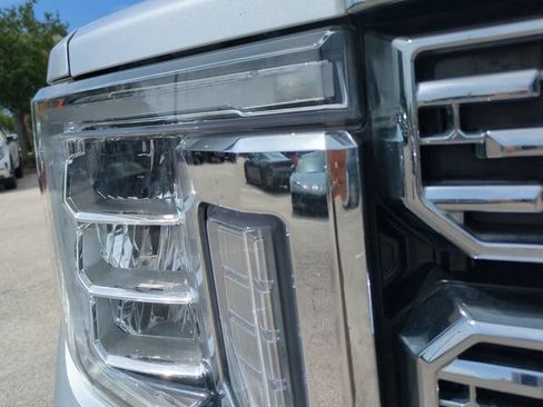 Used 2022 GMC Sierra 2500 Denali w/ Denali Ultimate Package AWD/4WD image 10