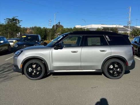 New 2026 MINI Cooper Countryman SE image 2