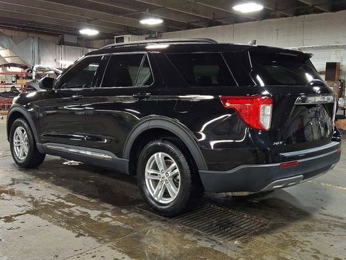 Used 2022 Ford Explorer XLT w/ Equipment Group 202A image 4