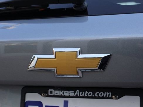 Used 2025 Chevrolet Trax LT FWD image 16