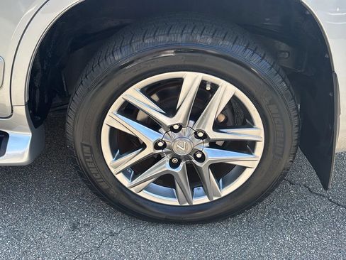 Used 2014 Lexus LX 570 4WD image 30