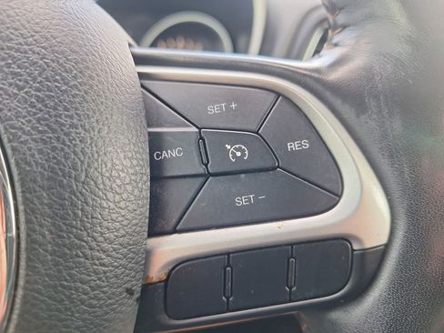 Used 2020 Jeep Compass Latitude w/ Cold Weather Group image 14