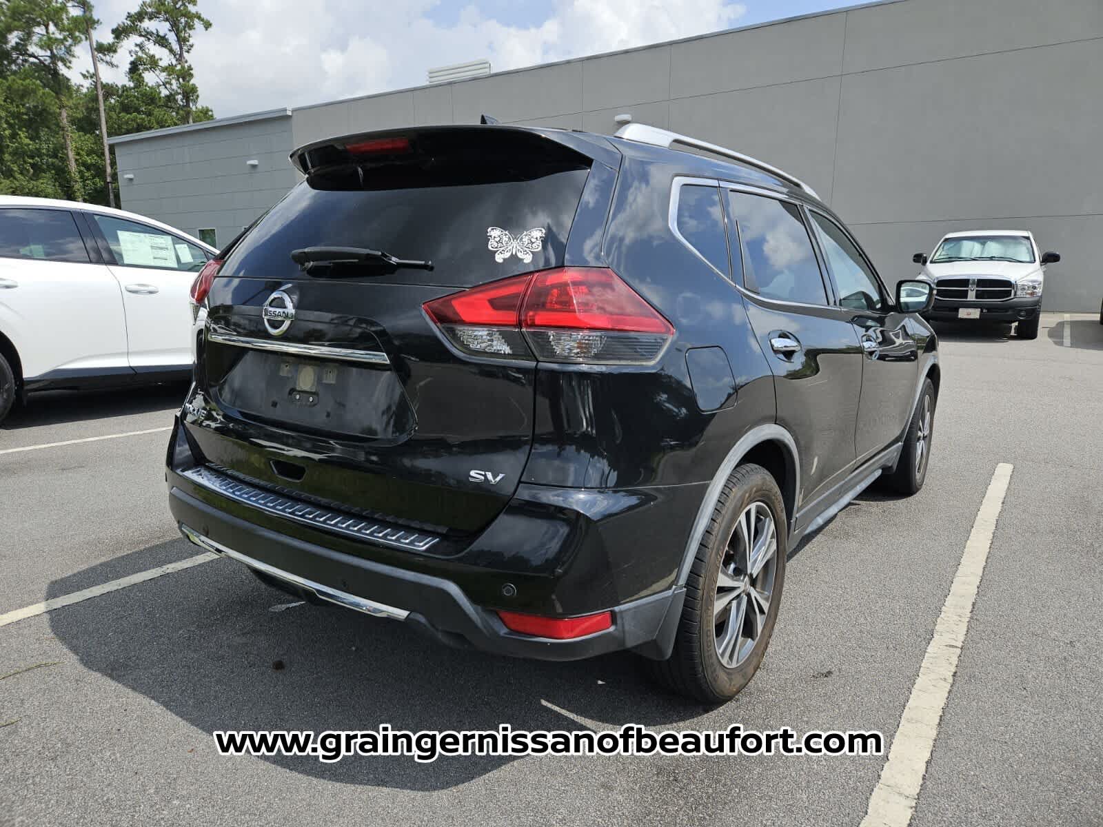 Used 2019 Nissan Rogue SV w/ Premium Package FWD image 8