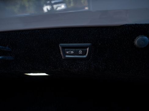 Used 2022 Rolls-Royce Phantom Sedan image 71