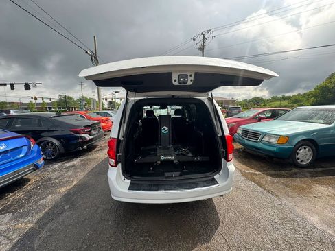 Used 2018 Dodge Grand Caravan GT FWD image 34