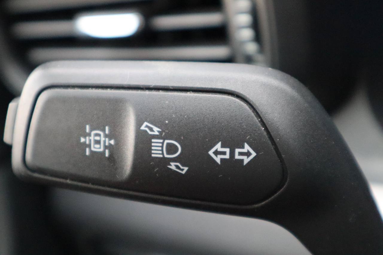 Used 2023 Ford Explorer XLT AWD/4WD image 66