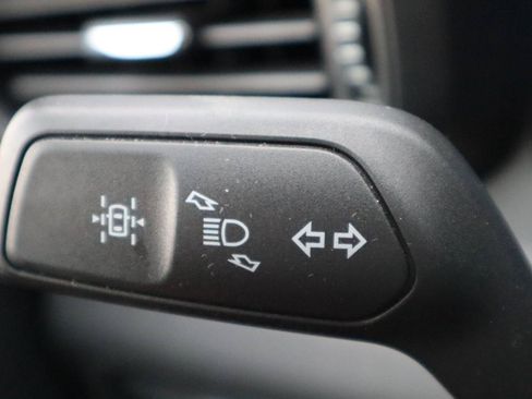 Used 2023 Ford Explorer XLT AWD/4WD image 66
